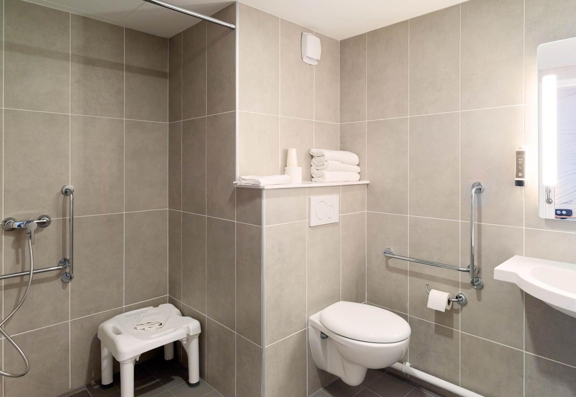 B&B Hotel Paris Clichy-Sous-Bois 3 Etoiles Exterior foto