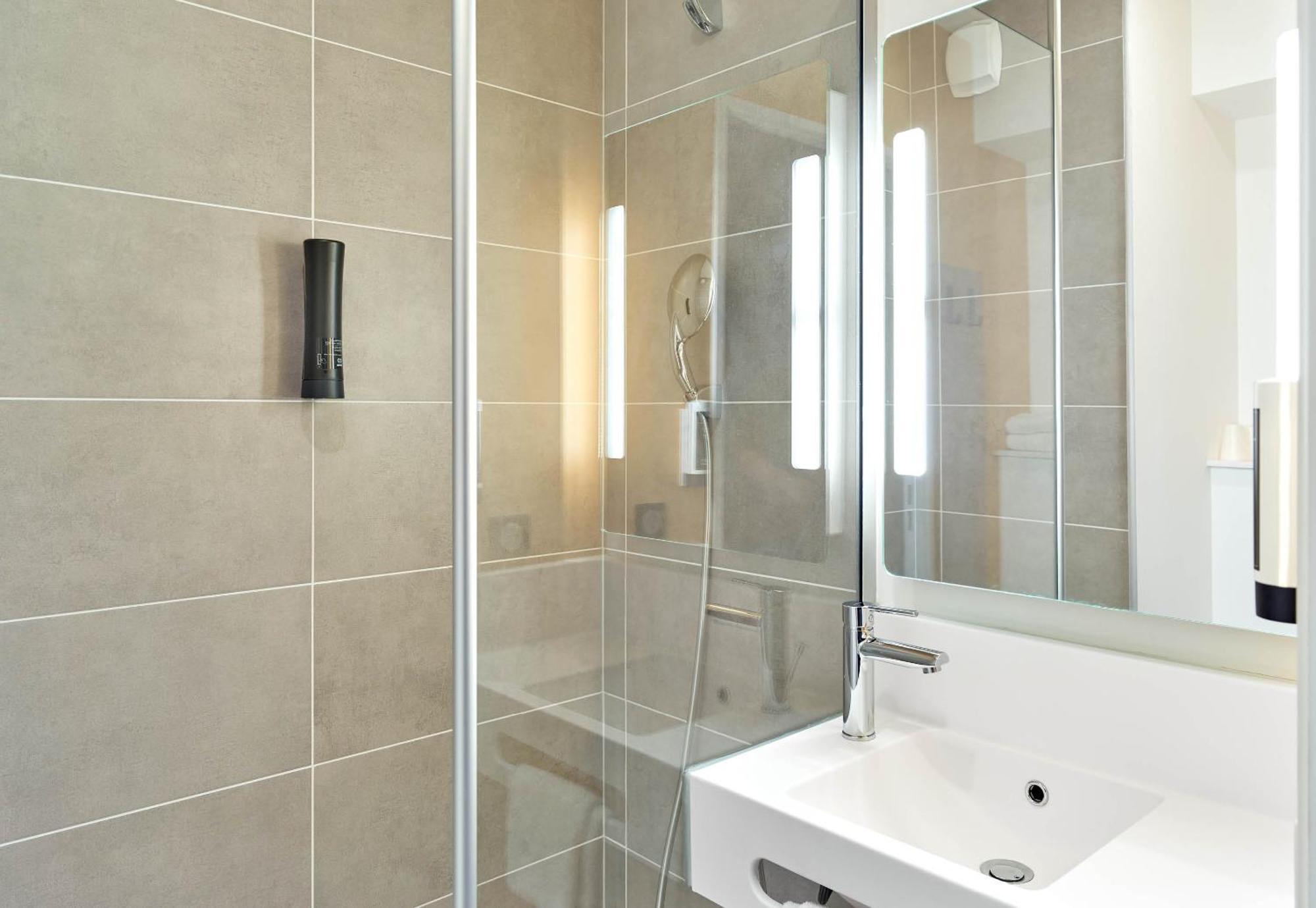 B&B Hotel Paris Clichy-Sous-Bois 3 Etoiles Exterior foto